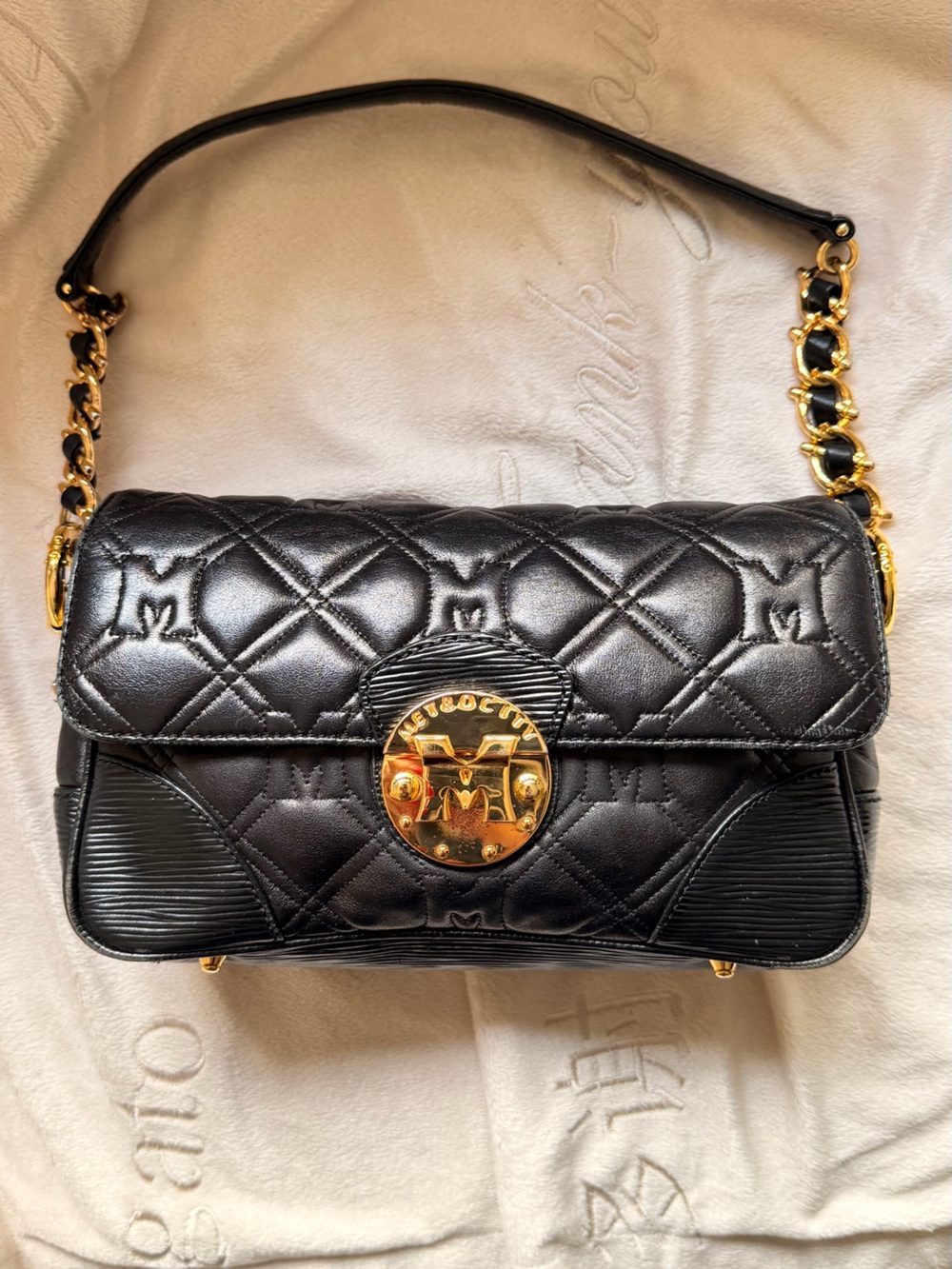 metrocity buona Italy collection quilted black leather chain shoulder bag